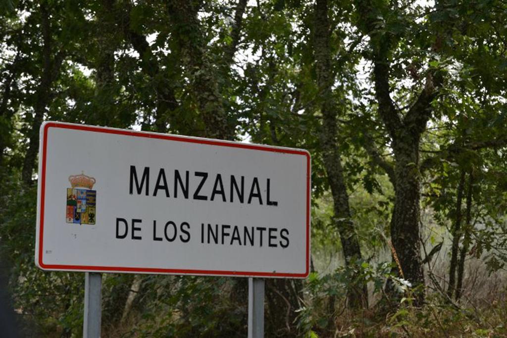 Cabanas Vallecino Manzanal de los Infantes Buitenkant foto