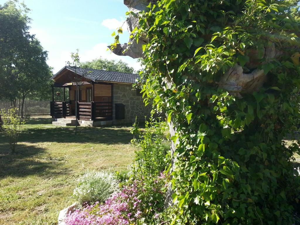 Cabanas Vallecino Manzanal de los Infantes Buitenkant foto